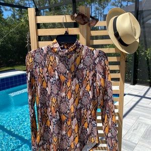 French Connection Mock Turtleneck. Sz M